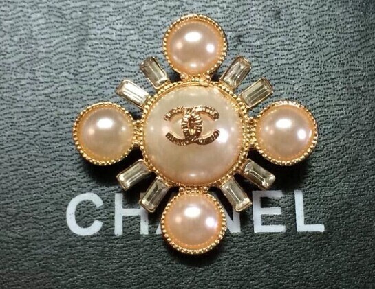 Spilla Chanel Modello 105